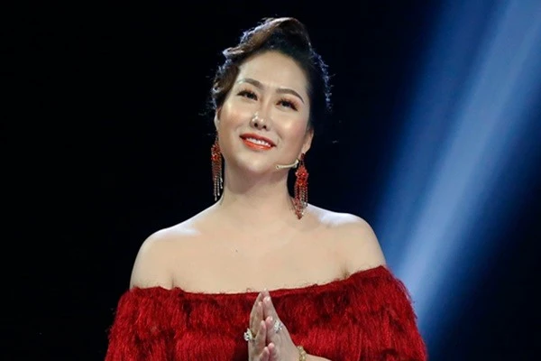 Đường tình của “nữ hoàng dao kéo” Phi Thanh Vân