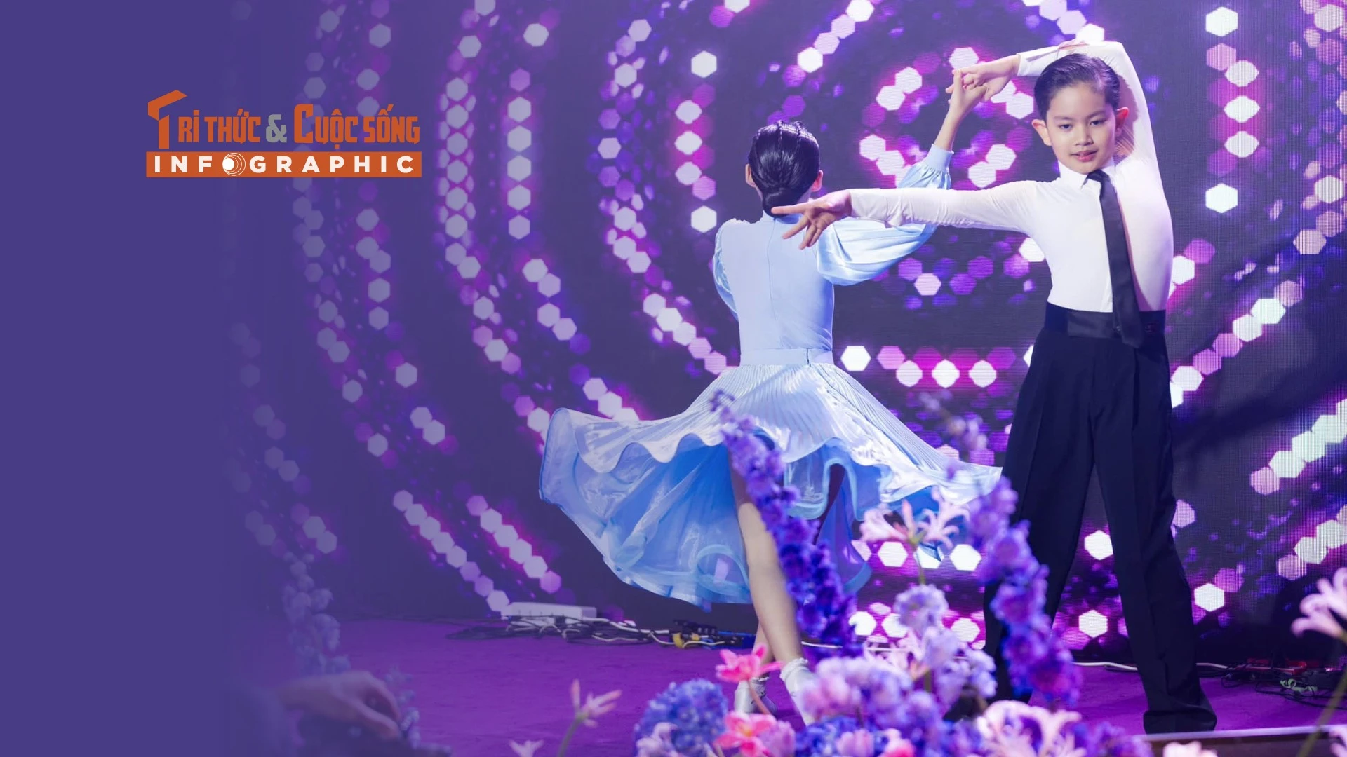 [INFOGRAPHIC] Con trai Khánh Thi “tài không đợi tuổi"