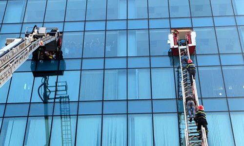 Diễn tập giải cứu hàng trăm người ở TTTM 26 tầng