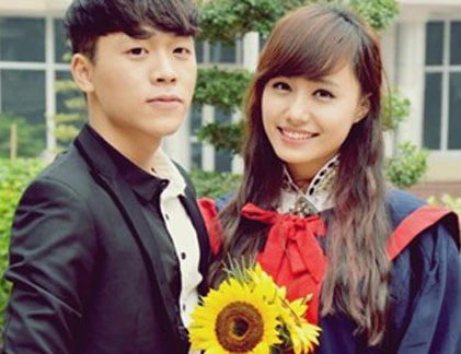 Hot boy trường báo vẽ tranh tạo sóng mạng