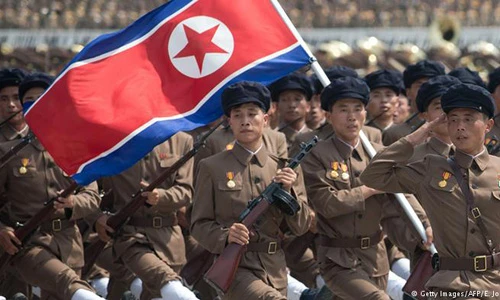 Chùm ảnh Triều Tiên phô trương sức mạnh quân sự