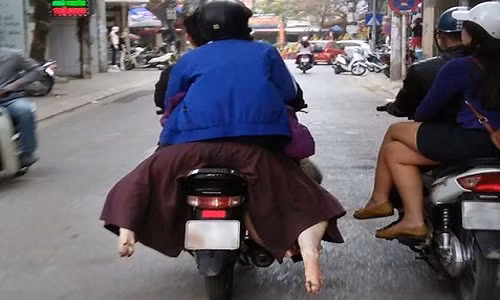 Ảnh “khó đỡ” của chị em trước thềm mùng 8/3