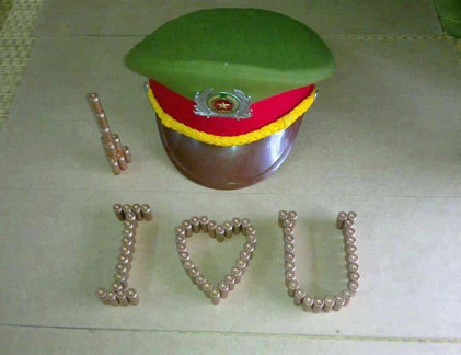 Tỏ tình siêu lãng mạn của bộ đội, công an