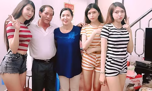 Cô gái trong ảnh gia đình có “3 nàng tiên” lên tiếng