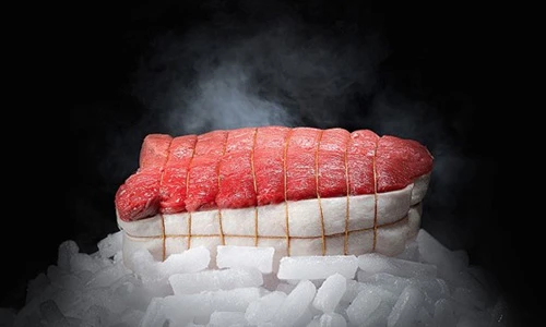 Xem quy trình cho ra đời loại thịt bò đắt đỏ nhất thế giới