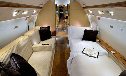 Làm ăn bết bát, đại gia rao bán chuyên cơ 744 tỷ