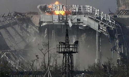 Sân bay Ukraine hóa tro tàn sau 2 năm xây dựng