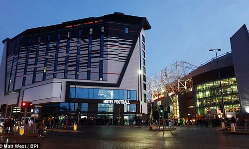 Tận mục khách sạn bóng đá hạng sang MU muốn thâu tóm