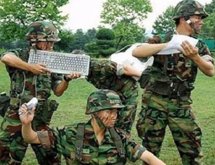 Ảnh cười Facebook: “Anh hùng bàn phím“