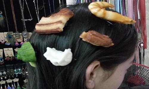 Quái dị mốt đội thức ăn lên đầu của giới trẻ Trung Quốc