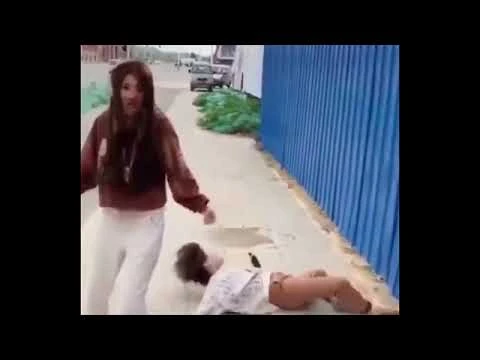 Video: Lúc hiểm nguy mới biết ai là người tốt