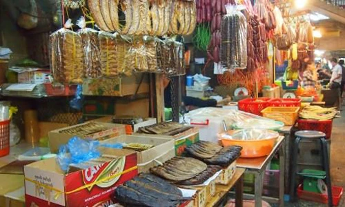 Hình ảnh độc trong khu chợ chuyên bán thần dược