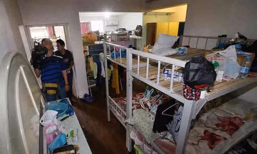 36 chiếc giường nhét trong căn hộ 100 m2 gây sốc