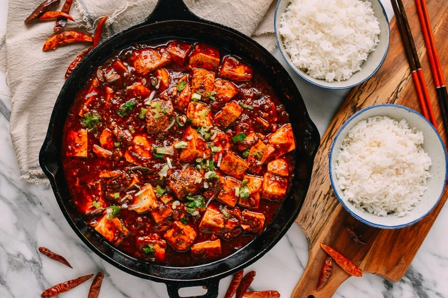 Câu chuyện thú vị về món đậu phụ Mapo siêu cay “hút khách” tại Trung Quốc