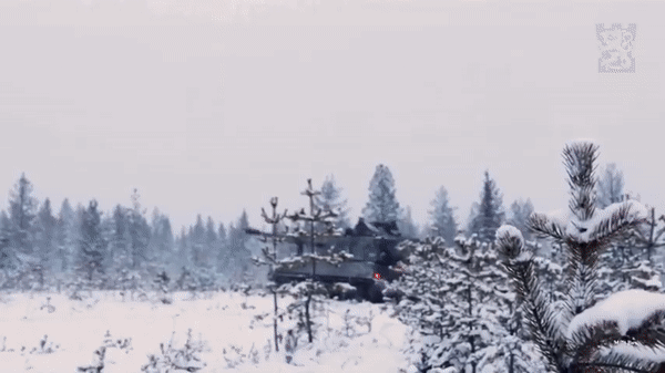 Đặc biệt, K9 có hệ thống điều khiển bắn kĩ thuật số thông minh - tính năng đẳng cấp của loại pháo này.