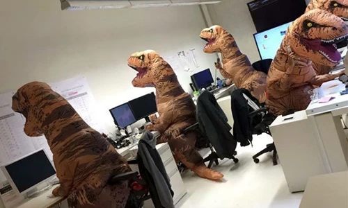 Những hình ảnh khó đỡ ở văn phòng