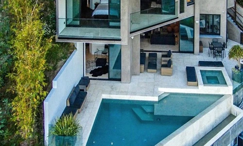 Biệt thự trăm tỷ trong mơ của ngôi sao YouTube 23 tuổi