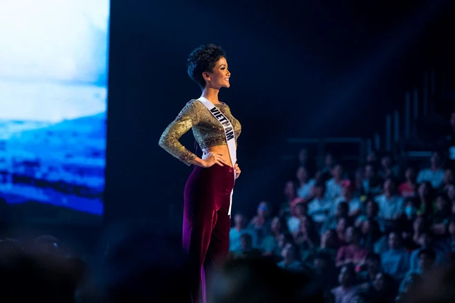 Những trang phục độc đáo đưa H'Hen Niê lọt top 5 Miss Universe 2018