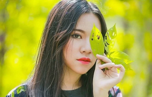 12 cô gái xinh đẹp nhất ĐH Quốc gia HN năm 2016