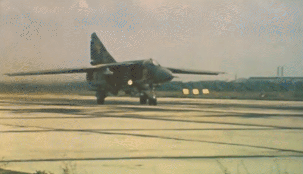 Khoảng 9h32, các trạm radar của NATO phát hiện chiếc Mig-23 của Liên Xô xâm nhập không phận. Hai chiếc tiêm kích F-15C được lệnh xuất kích, sẵn sàng bắn hạ chiếc máy bay đối phương.