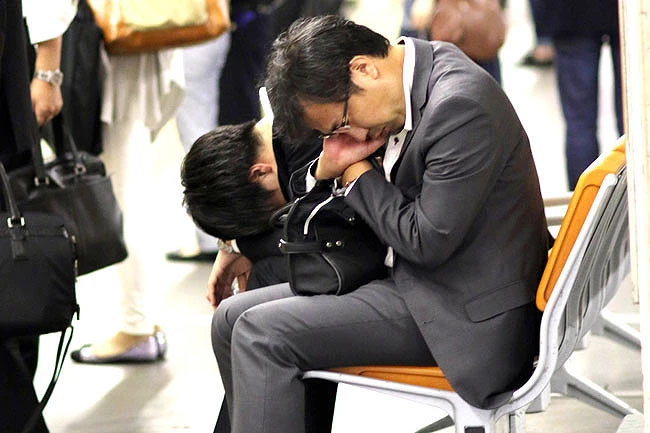 Video: Vì sao nhiều người Nhật làm việc tới kiệt sức?