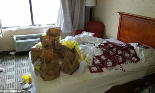 Kinh hoàng những phòng khách sạn bẩn nhất thế giới