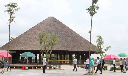 Tận mục nhà tre lớn nhất Việt Nam vừa lập kỷ lục