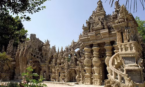 Tận mục nhà kỳ dị xây 33 năm từ sỏi đá