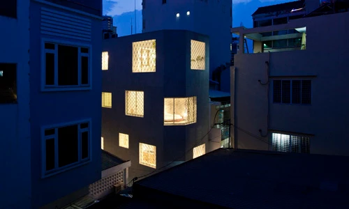 Nhà trong hẻm độc đáo ở TP HCM nổi bật trên báo Mỹ