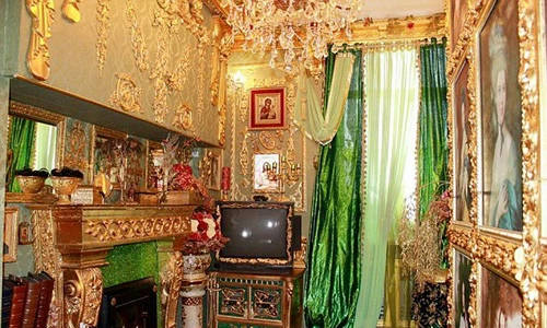 Tận mục căn hộ với nội thất và toilet dát vàng ở Nga