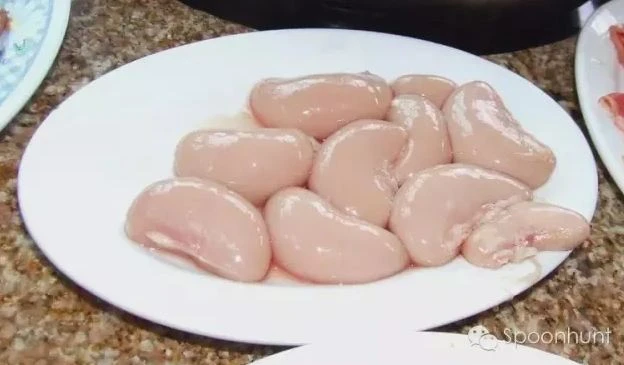 10 món ăn Trung Quốc được coi là đặc sản nhưng du khách sợ khóc thét