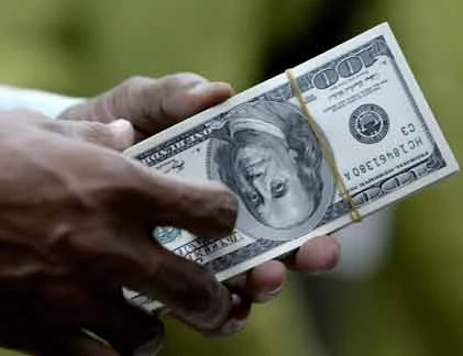 “Tiền USD chứa rất nhiều vi khuẩn“