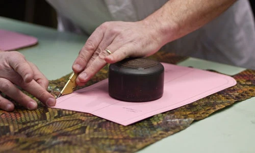 Bên trong xưởng sản xuất “bất khả xâm phạm” của Gucci