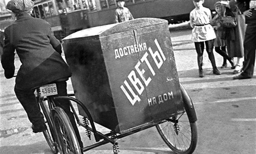 Phương tiện giao thông độc lạ trên đường phố Moscow thời xưa