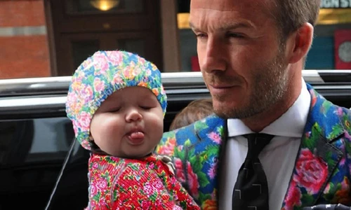 Dân mạng chế ảnh gia đình Beckham diện mốt “chăn con công“
