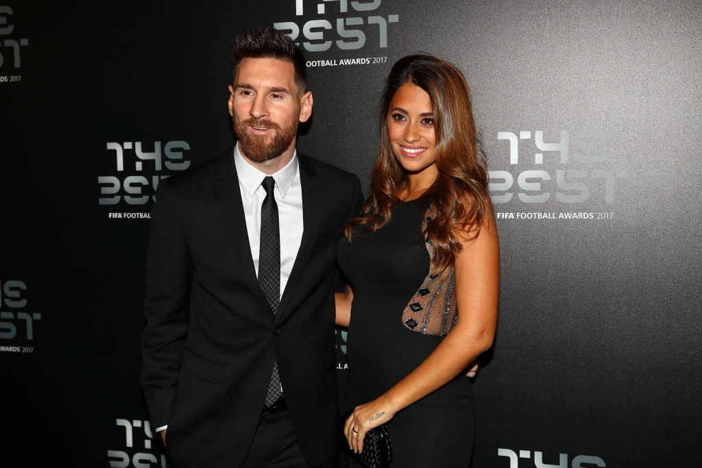 Gu thời trang đẹp lên từng ngày của vợ chồng cầu thủ Messi