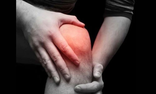 Chữa khỏi đau đầu gối hiệu quả tại nhà bằng chanh, gừng...