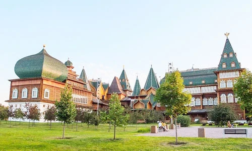 Kiến trúc độc của lâu đài bằng gỗ dát vàng tuyệt đẹp