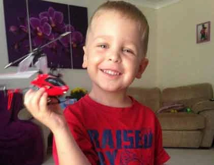 Bộ ảnh cậu bé đáng yêu chỉ còn 1 năm sống