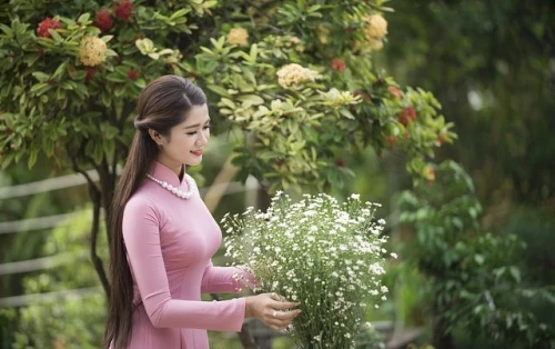 Mỹ nhân Quảng Bình hóa thân thành thiếu nữ Hà thành xưa