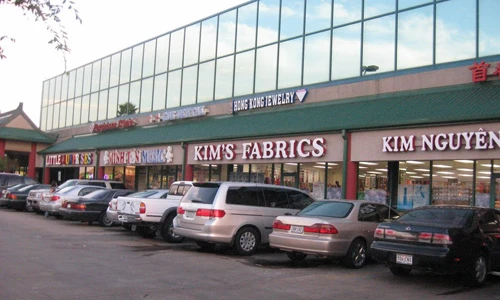 Zoom sát khu chợ người Việt ở Mỹ vừa xảy ra án mạng