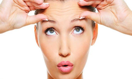 Trẻ hơn chục tuổi bằng mẹo xóa nếp nhăn trên trán cực đơn giản