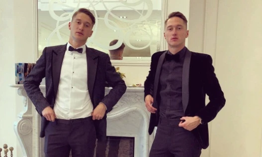 Cặp cầu thủ sinh đôi “hotboy” của tuyển Nga cực sành điệu tại World Cup