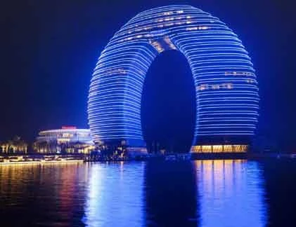 Khách sạn hình bánh rán cực kỳ xa xỉ