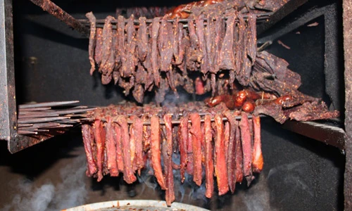 Quy trình chế biến đặc sản thịt khô vùng cao dịp Tết đến