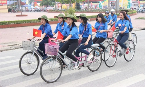 Nhan sắc nữ sinh Yên Bái trong màu áo Đoàn