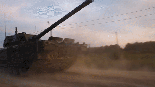 Khả năng thực sự của Malachit chưa được công bố, tuy nhiên giới chuyên gia cho rằng nó có thể giảm tới 50% khả năng xuyên phá của các loại đạn chống tăng hiện đại.