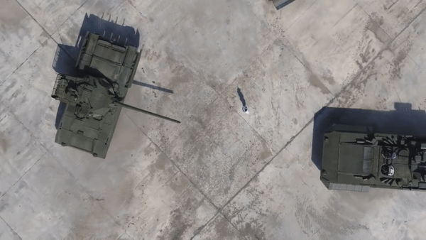 Một nguồn tin khác nói với hãng tin TASS rằng dòng tăng này đã được đưa vào phục vụ trong các đơn vị của Quân khu phía Nam.