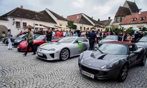 Loạt xe đua "show hàng" hoành tráng tại Áo