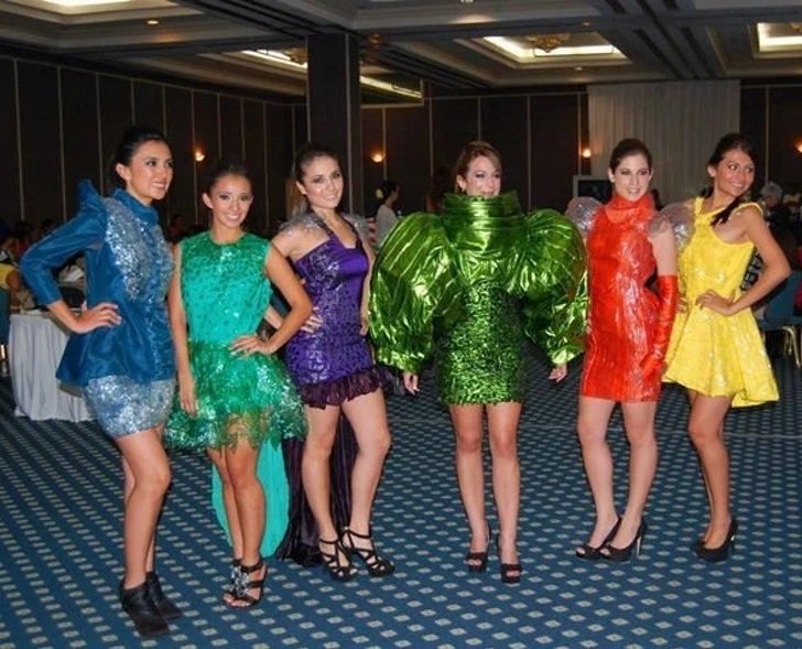 Bạn có can đảm mặc những trang phục kỳ quặc này?